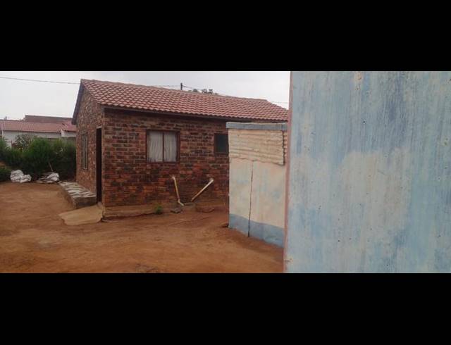 2 BEDROOM HOUSE FOR SALE IN SOSHANGUVE SOUTH